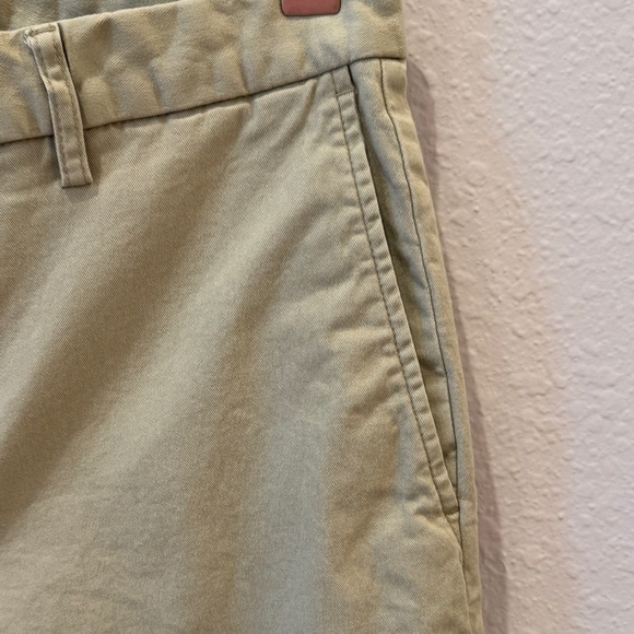 Old Navy Men's Khaki Chinos - Picture 4 of 4